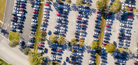 Czym jest parking komercyjny?